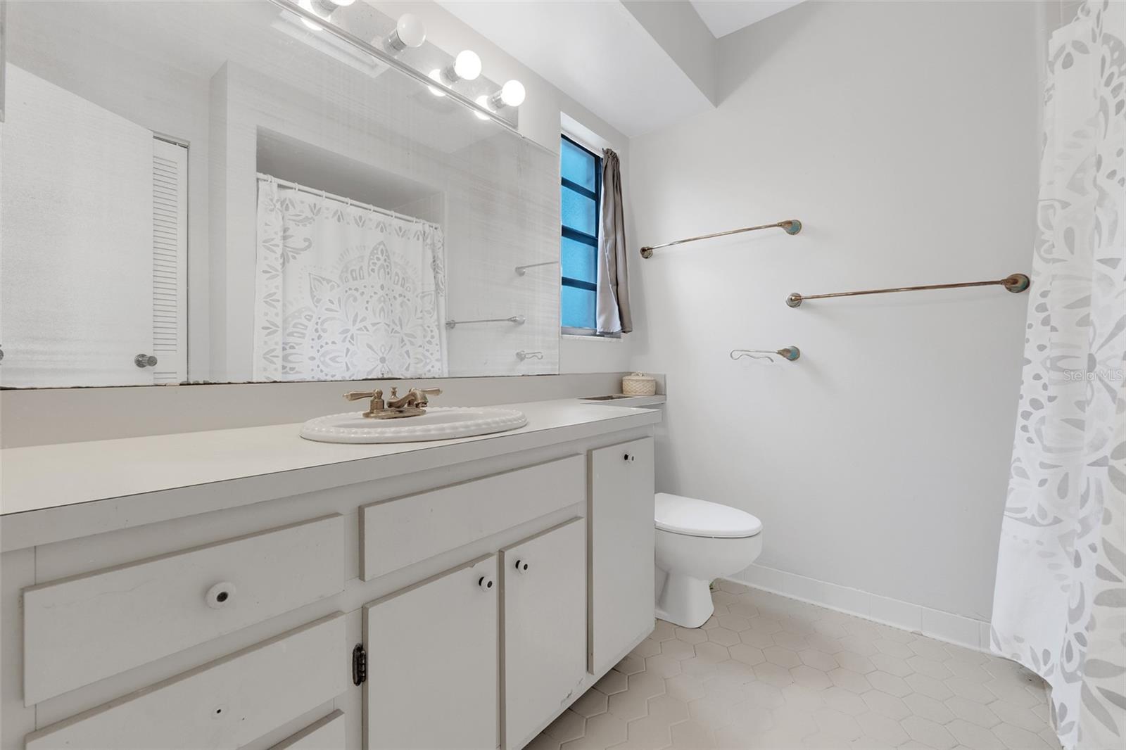 WEDGEWOOD TENNIS VILLAS - Residential