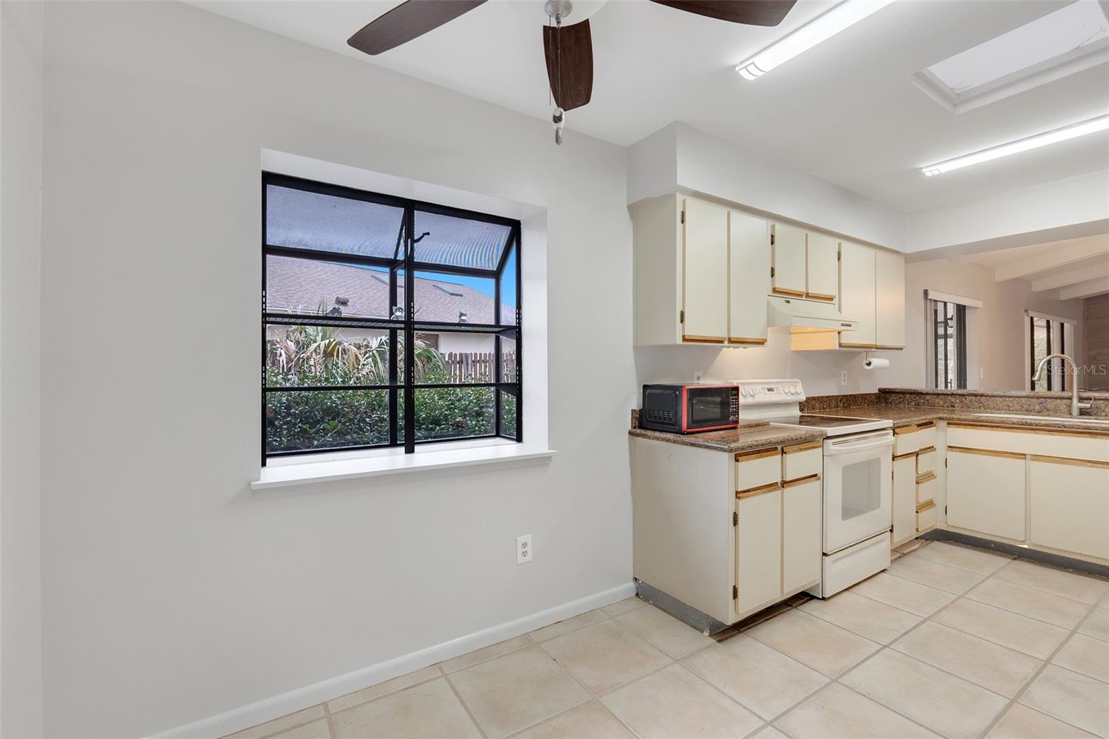 WEDGEWOOD TENNIS VILLAS - Residential