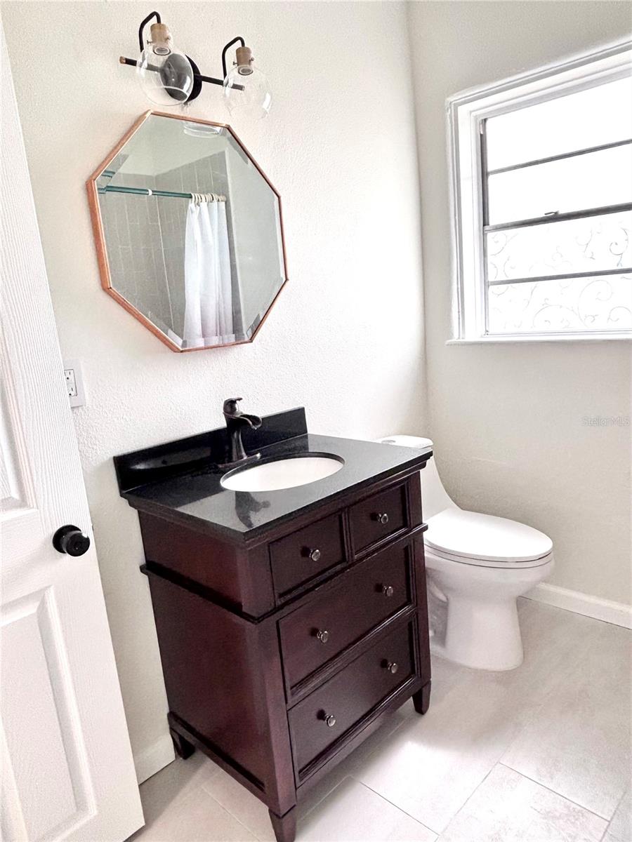 TUCKER 02 BLK 14 KINGSTON - Residential