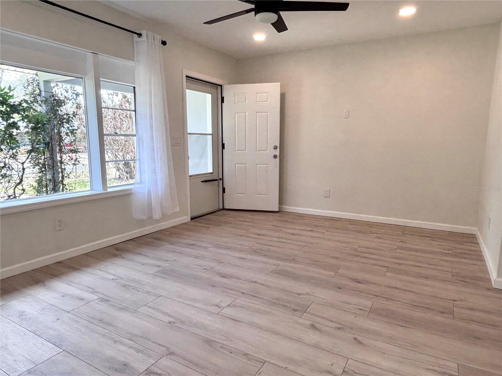 TUCKER 02 BLK 14 KINGSTON - Residential