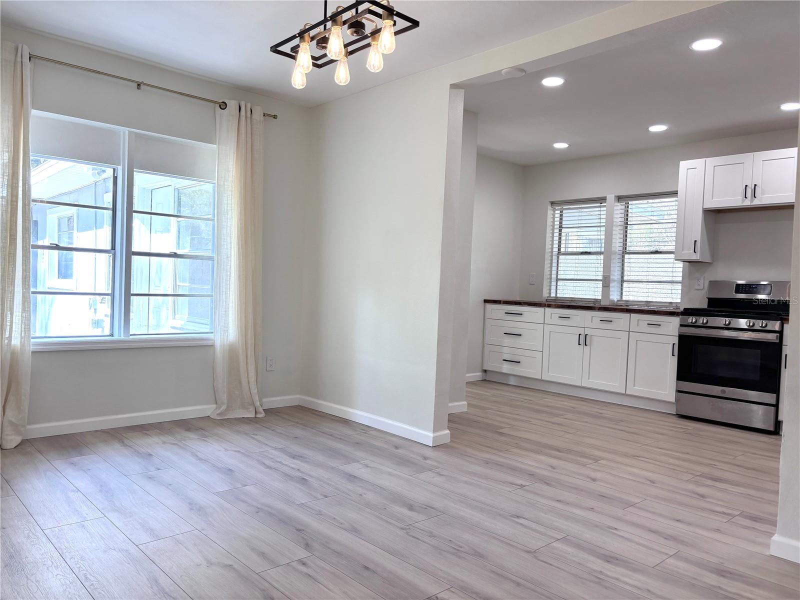 TUCKER 02 BLK 14 KINGSTON - Residential