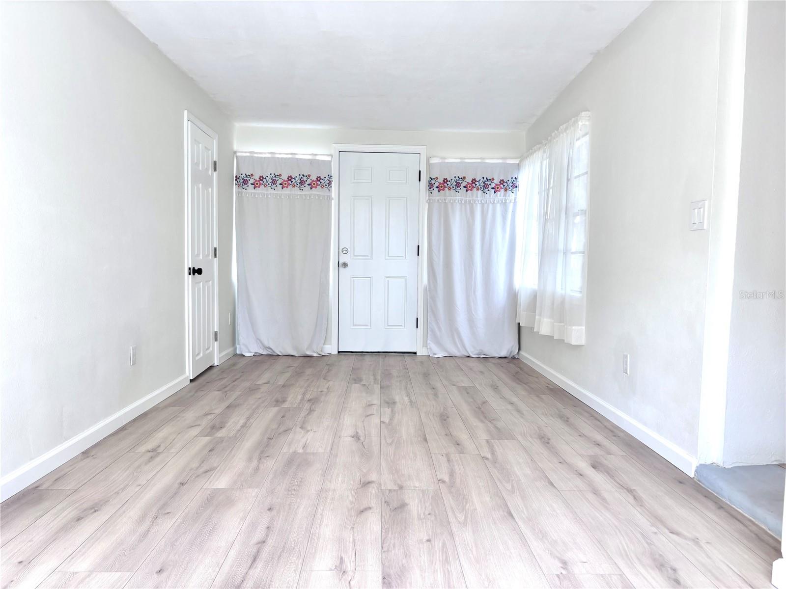 TUCKER 02 BLK 14 KINGSTON - Residential