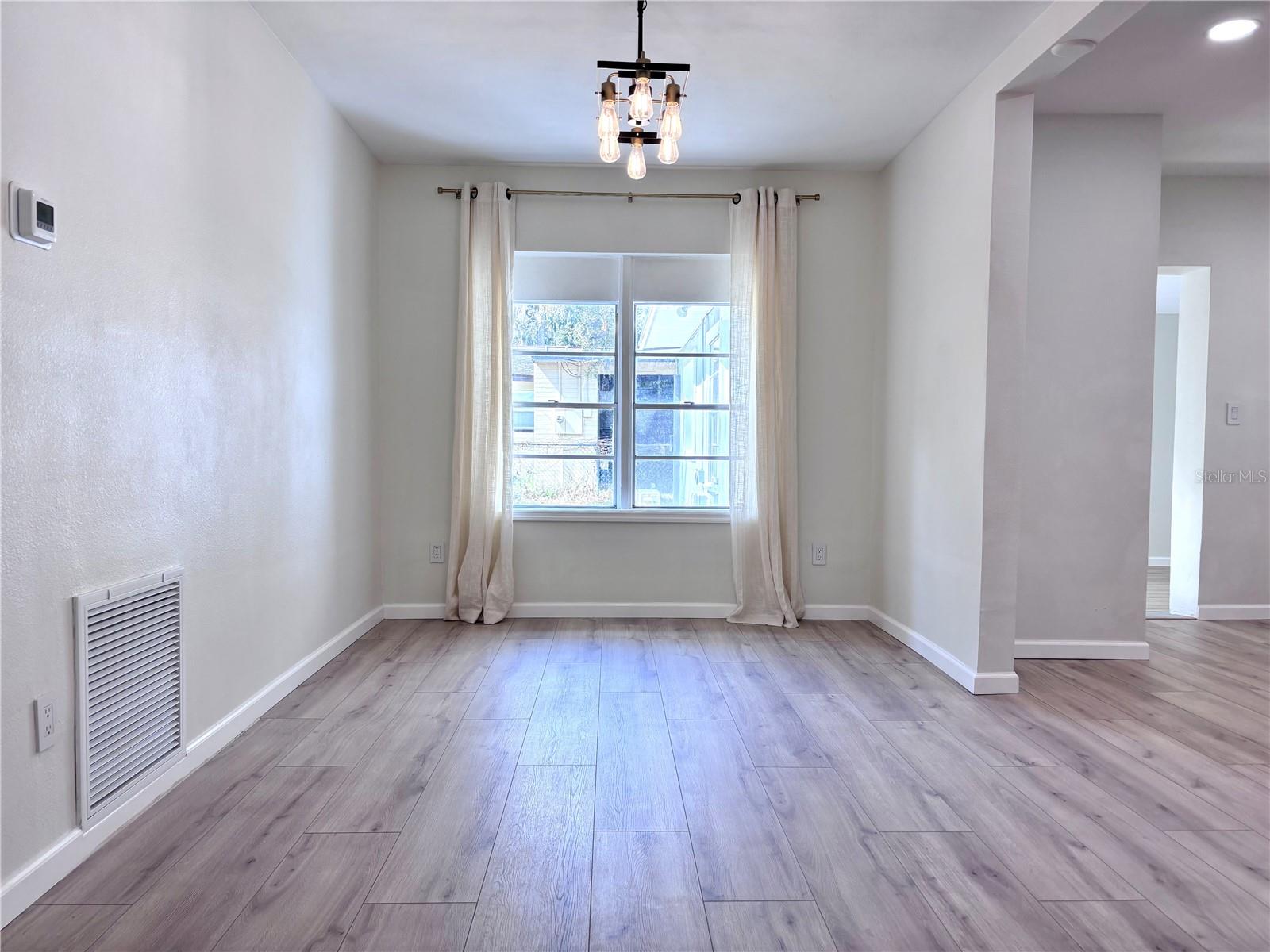 TUCKER 02 BLK 14 KINGSTON - Residential