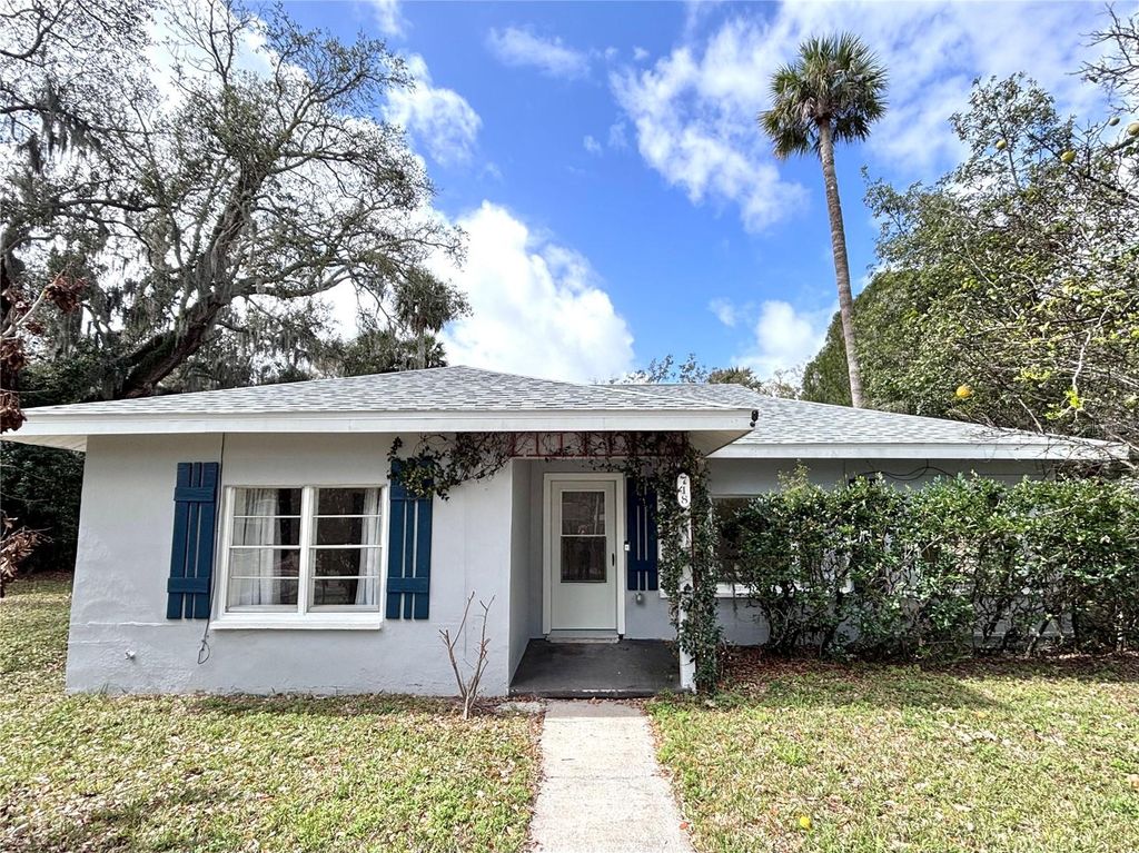 Photo of 718 Revere Street, Daytona Beach, FL 32114 (MLS # V4947665)