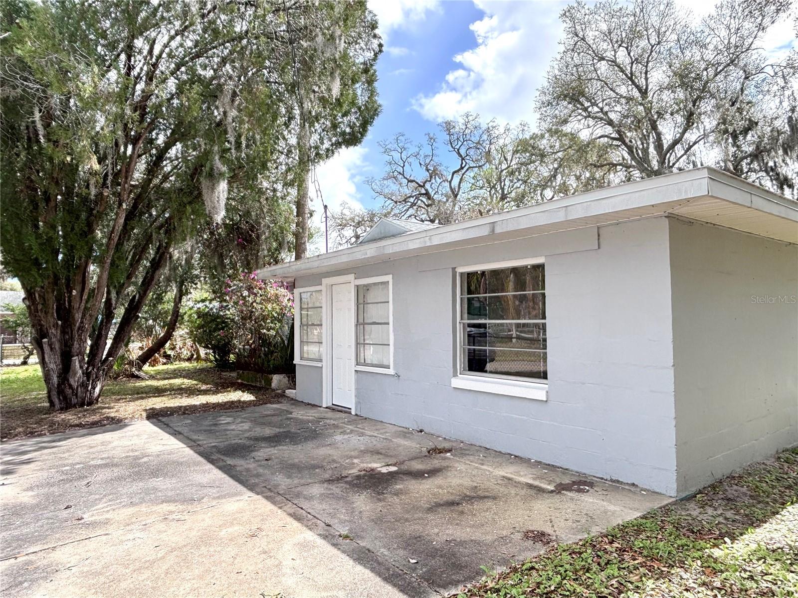 TUCKER 02 BLK 14 KINGSTON - Residential