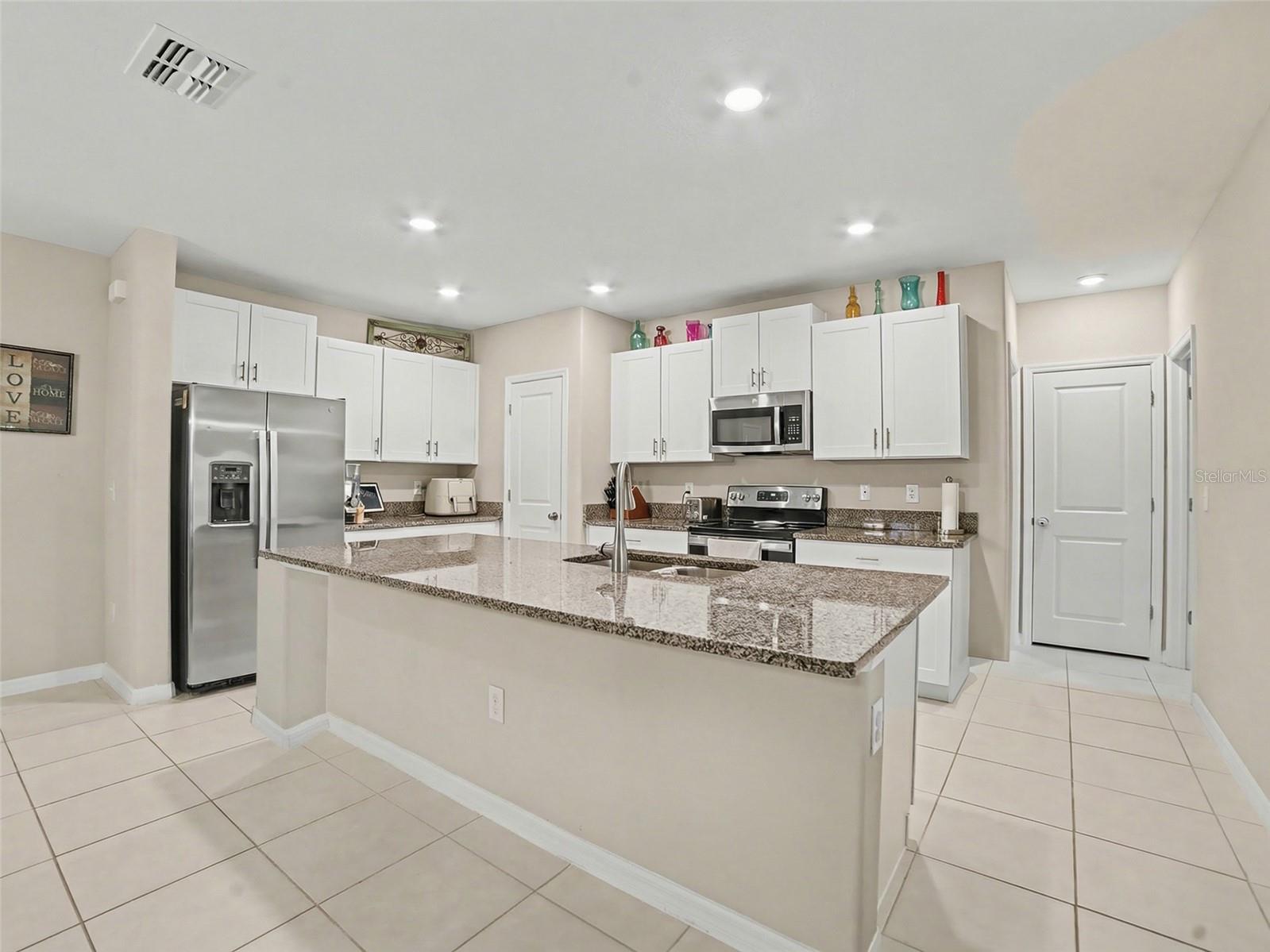 GLENCOVE/BAYPARK PH 2 - Residential