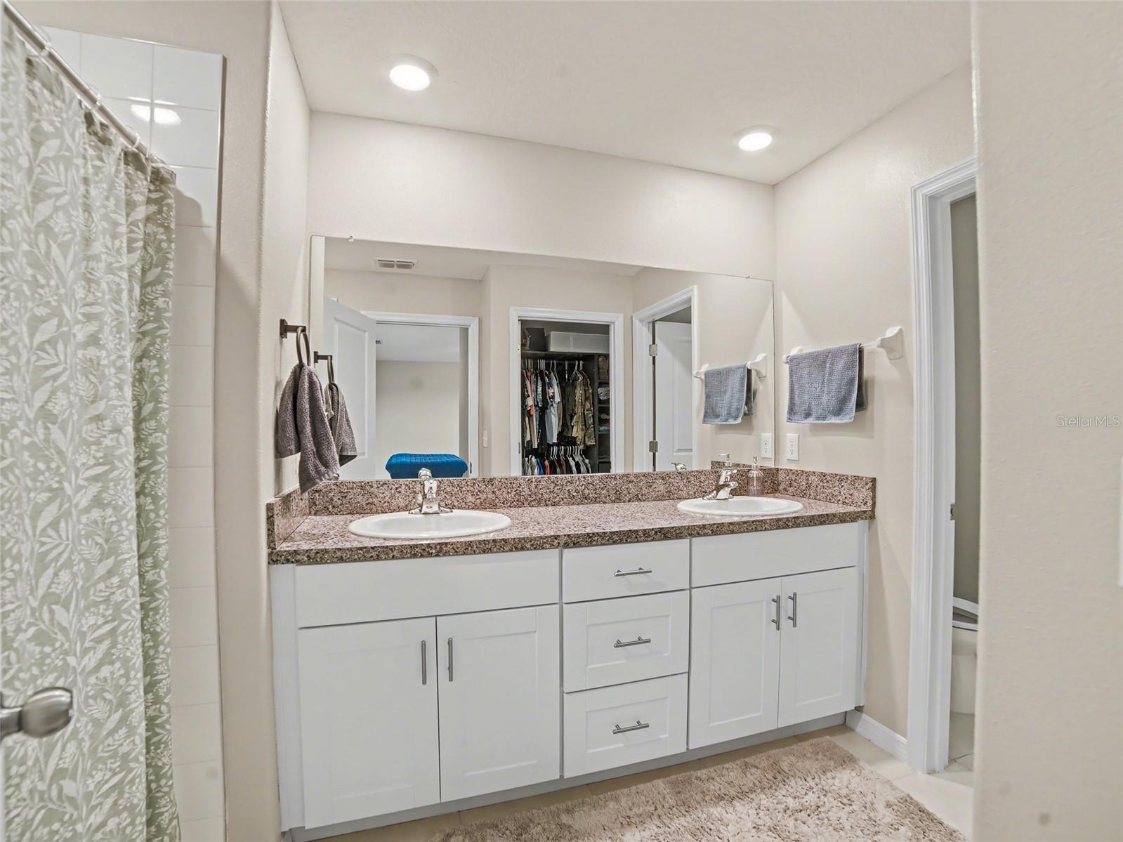 GLENCOVE/BAYPARK PH 2 - Residential