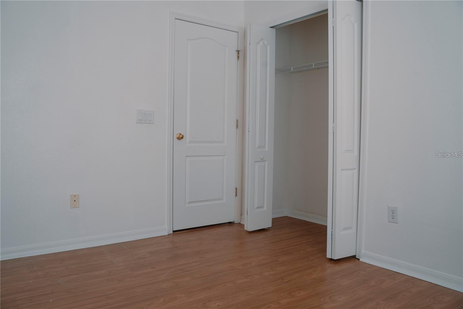 VILLAS AT ESTANCIA CONDO - Residential