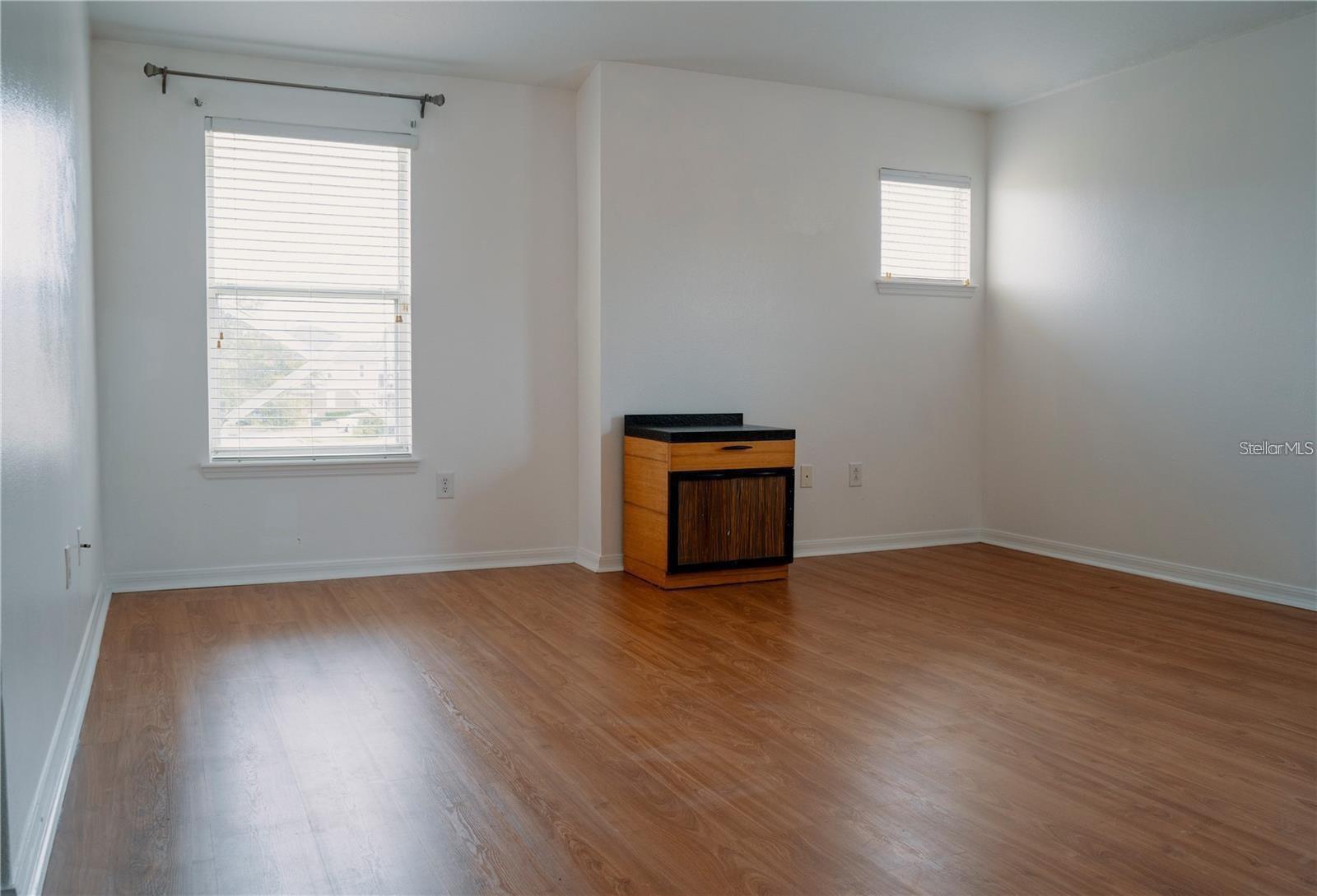 VILLAS AT ESTANCIA CONDO - Residential