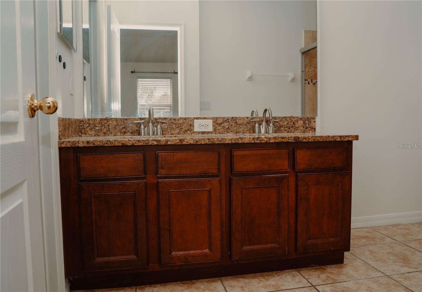 VILLAS AT ESTANCIA CONDO - Residential