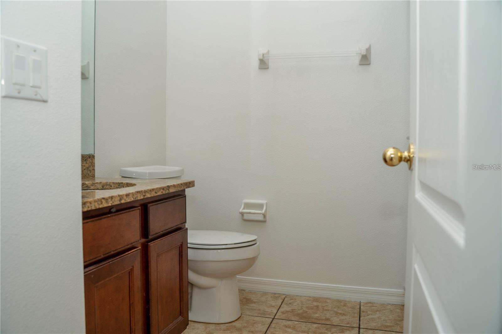 VILLAS AT ESTANCIA CONDO - Residential