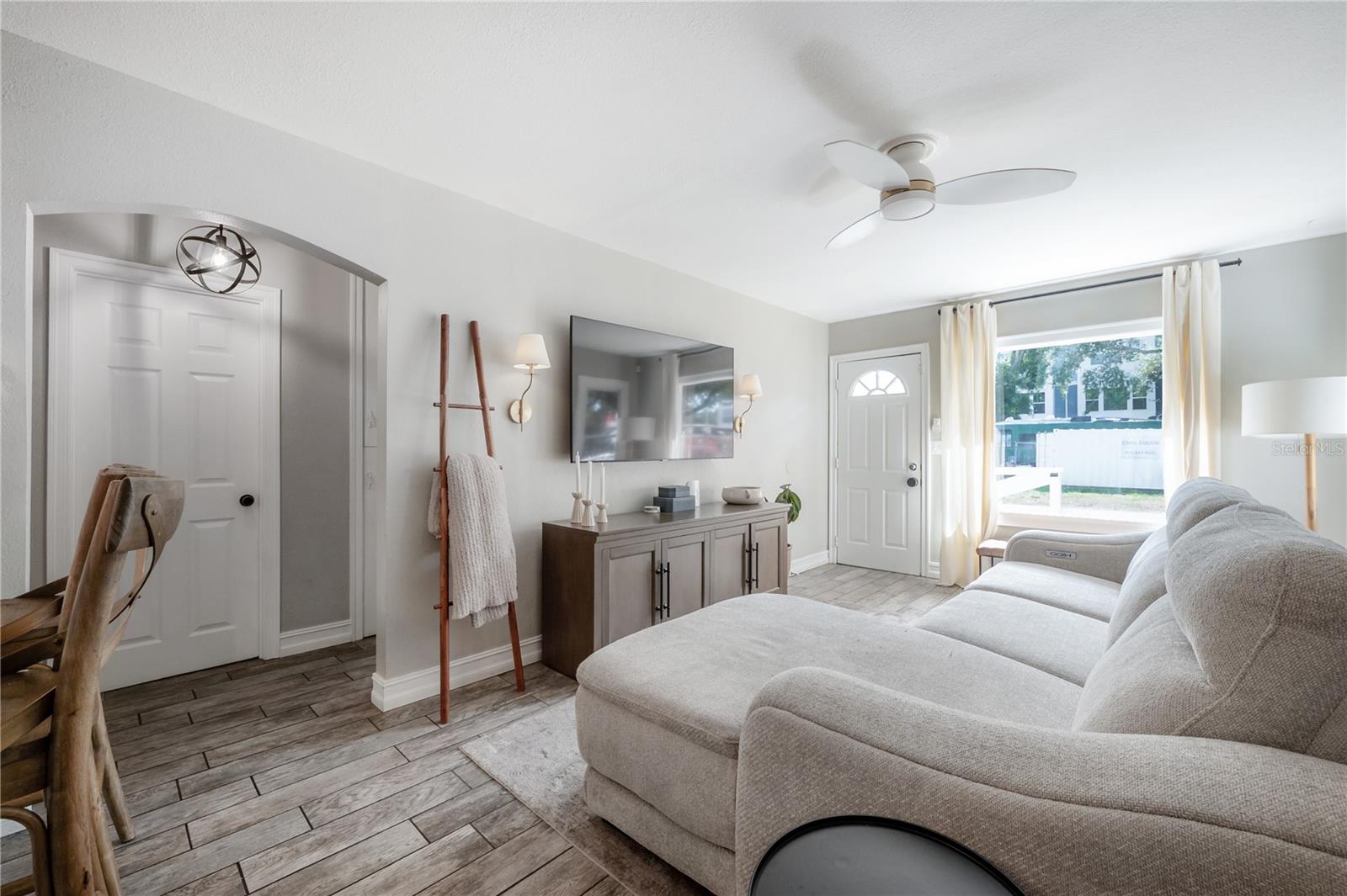 CREST PLACE SOUTH ADD - Residential