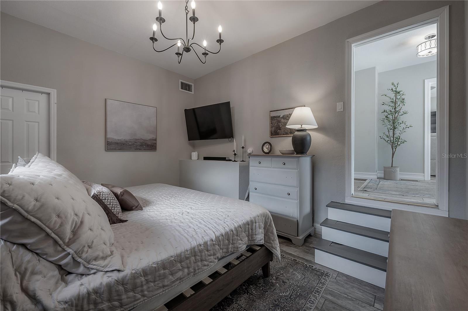 CREST PLACE SOUTH ADD - Residential