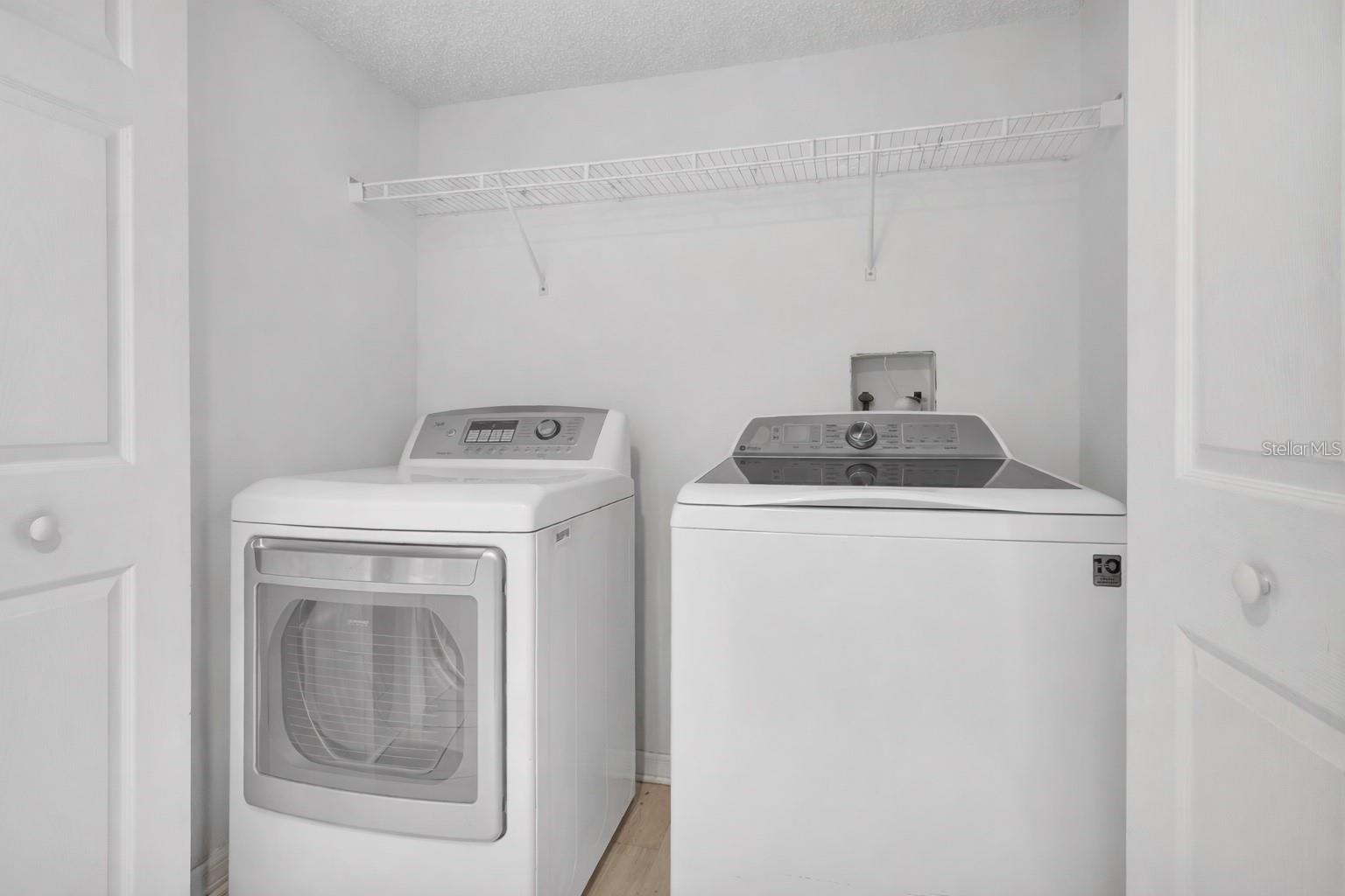 JOHNS LAKE ESTATES - Residential Lease