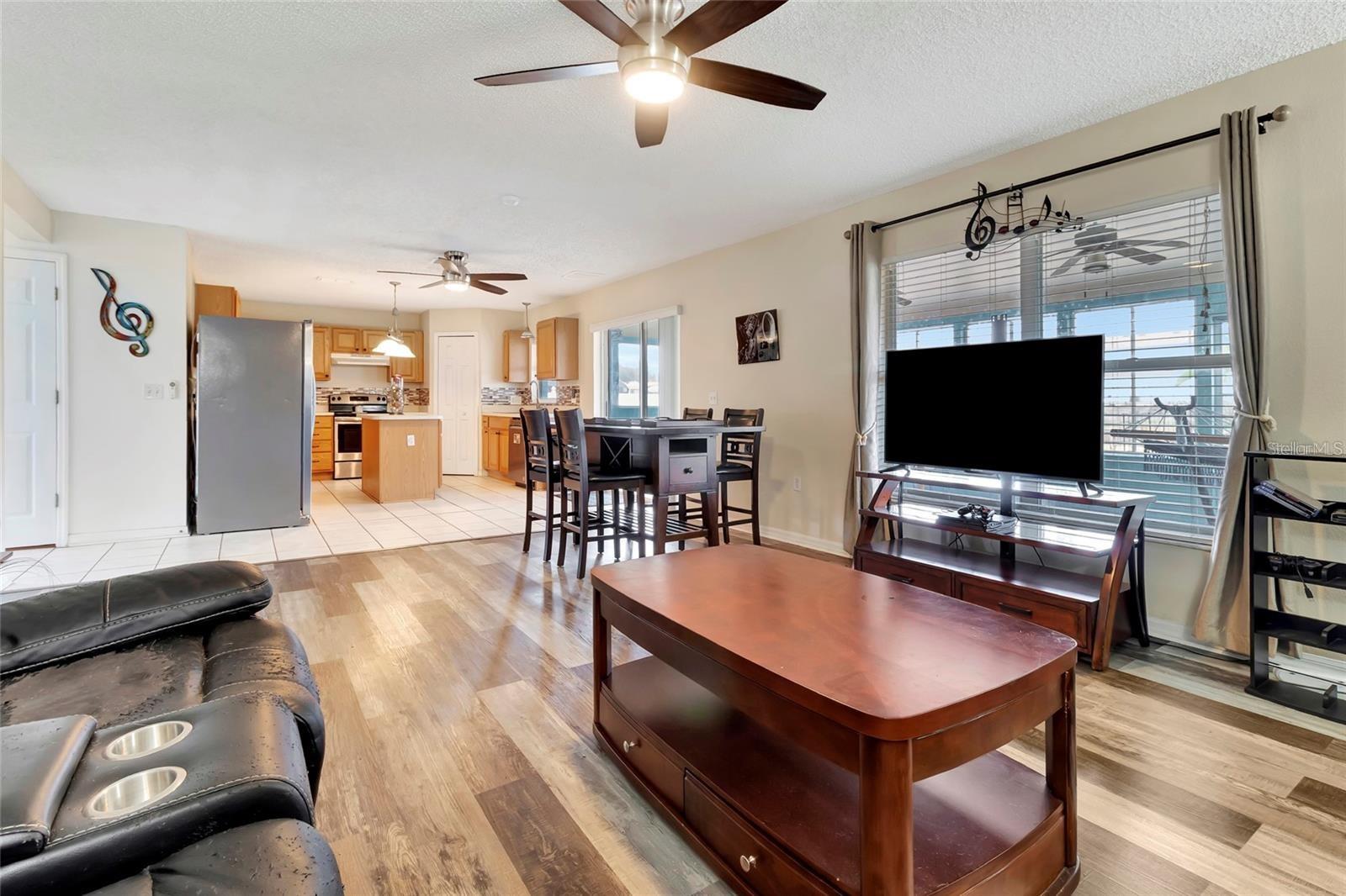 JOHNS LAKE ESTATES - Residential Lease