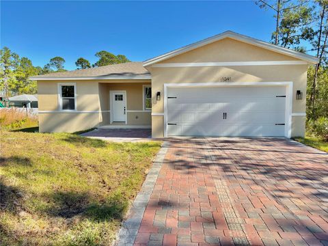 A home in DELAND