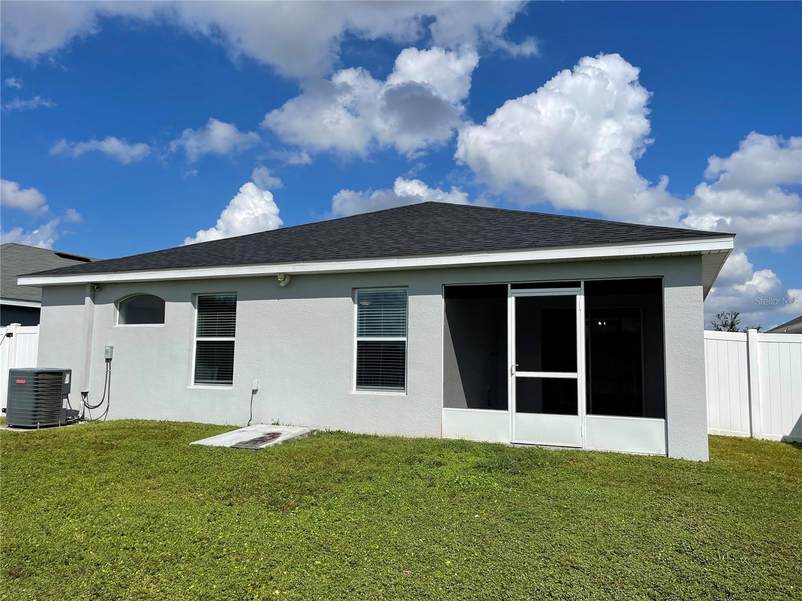 TOWNE PARK ESTATES PHASE 2A - Residential Lease