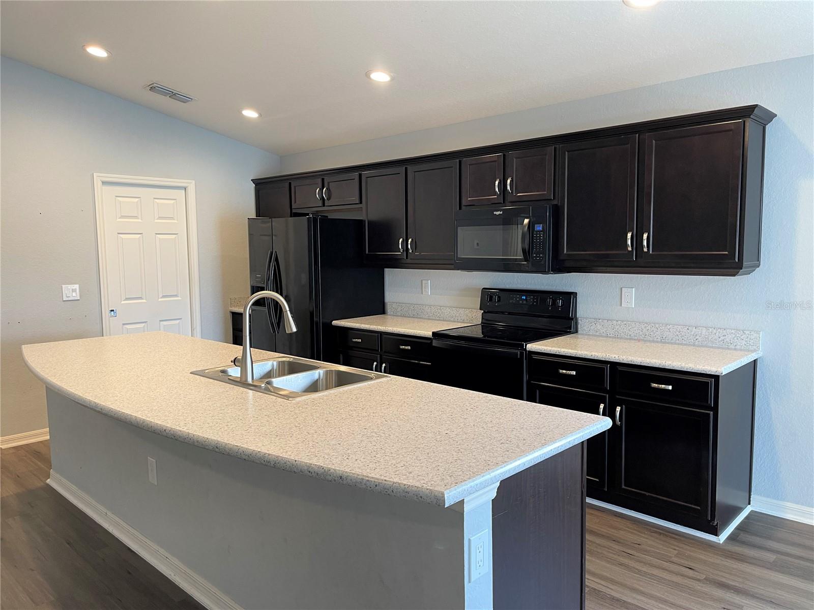 TOWNE PARK ESTATES PHASE 2A - Residential Lease