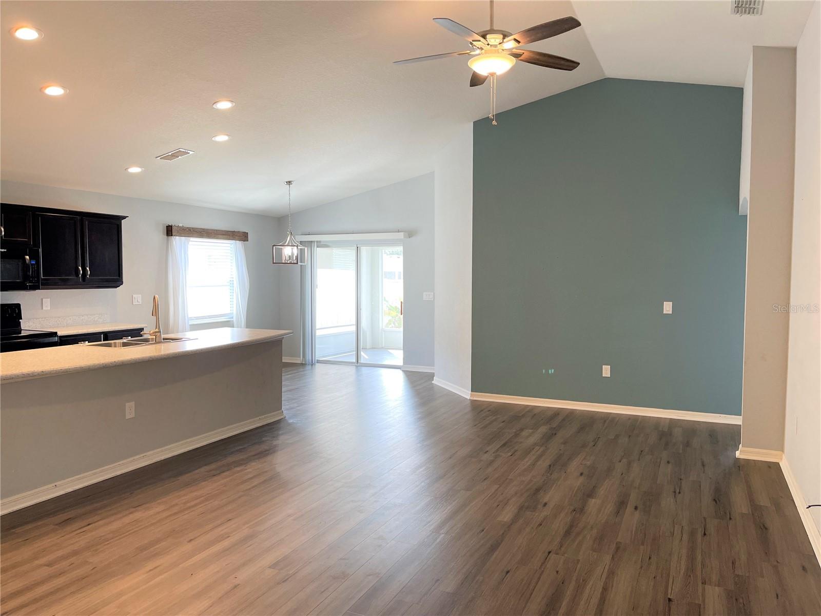 TOWNE PARK ESTATES PHASE 2A - Residential Lease