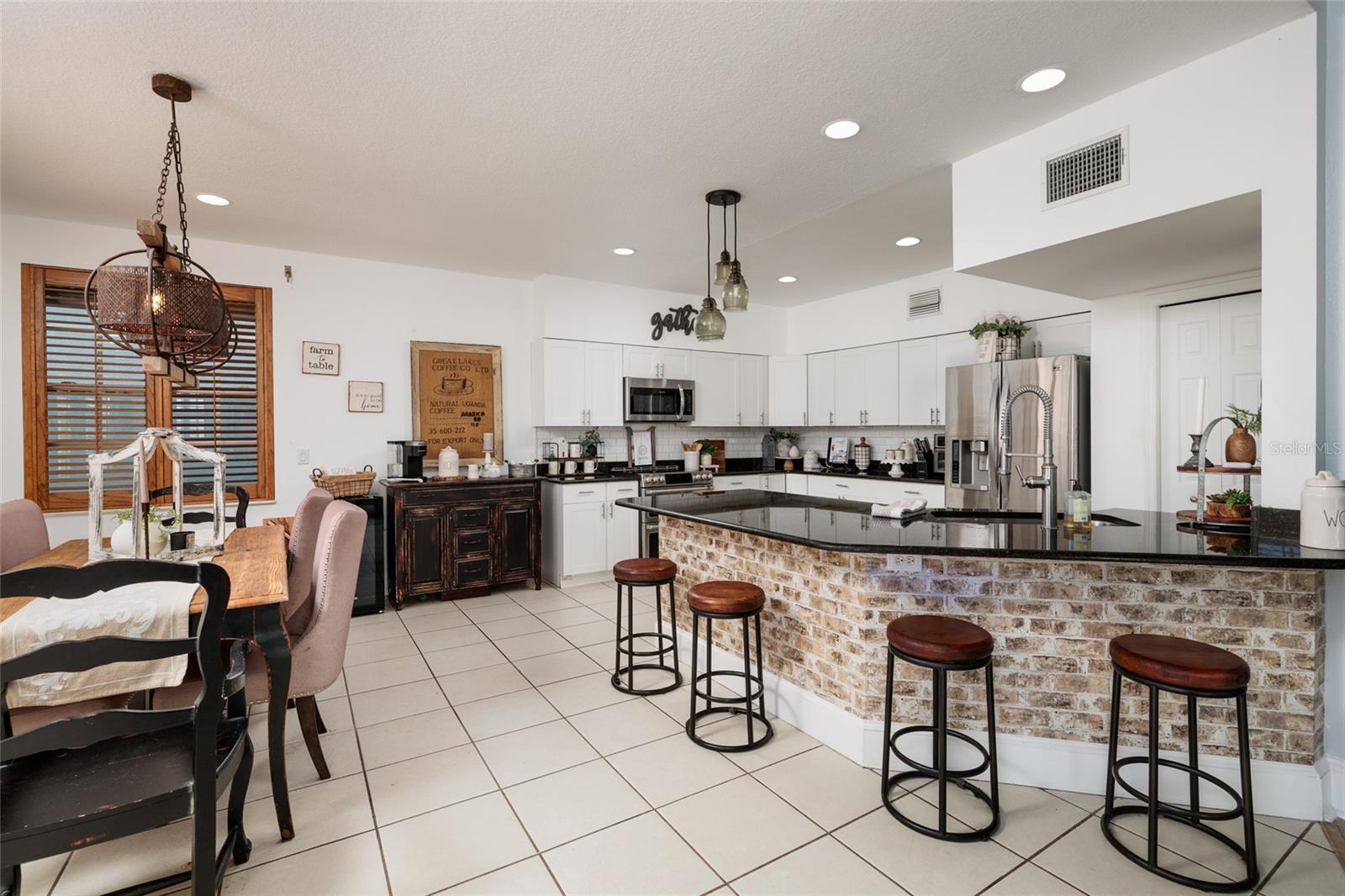 TIERRA VERDE UNIT 1 3RD REP - Residential