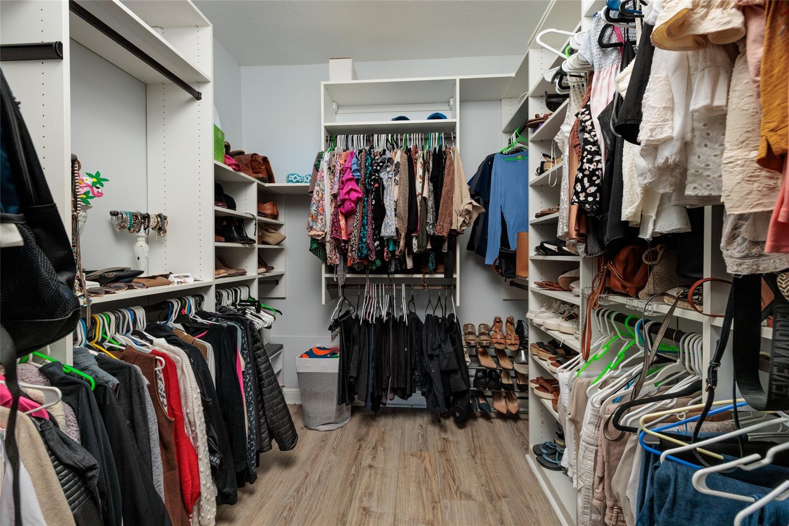 TIERRA VERDE UNIT 1 3RD REP - Residential