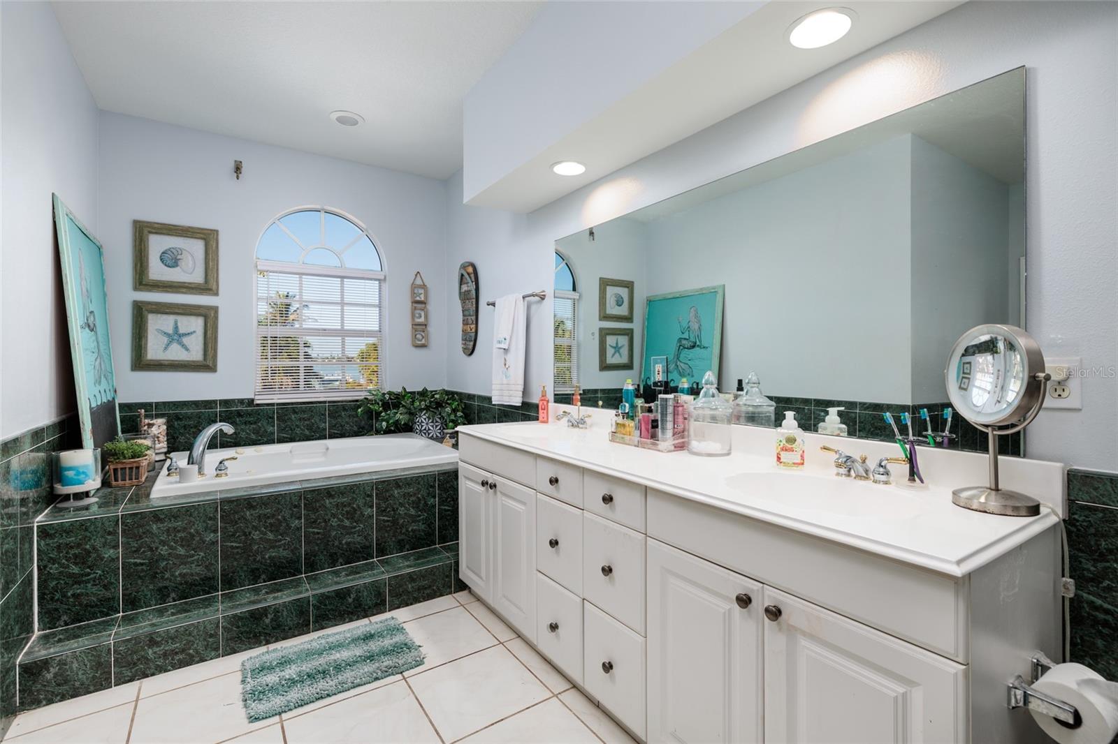 TIERRA VERDE UNIT 1 3RD REP - Residential