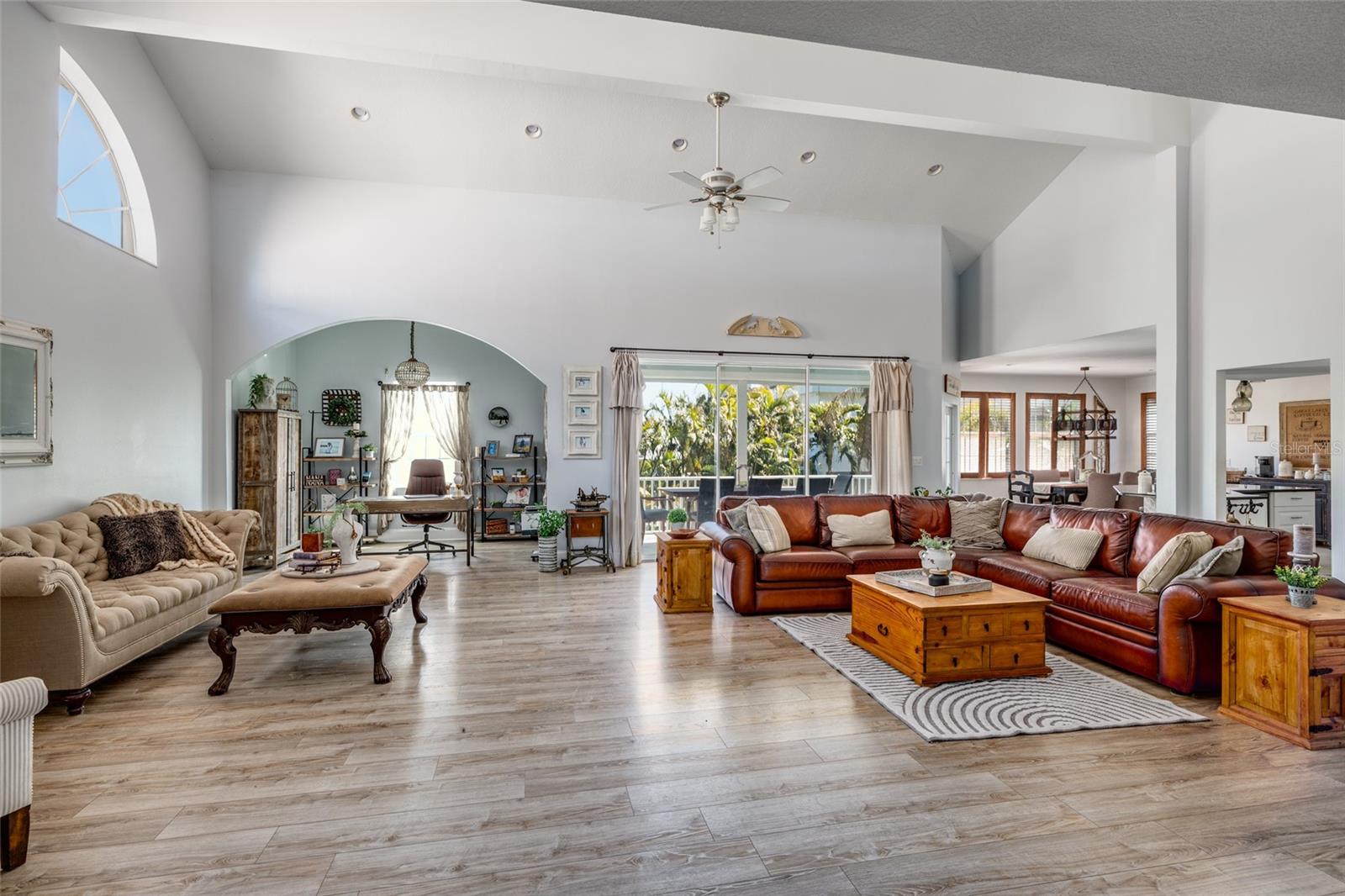 TIERRA VERDE UNIT 1 3RD REP - Residential