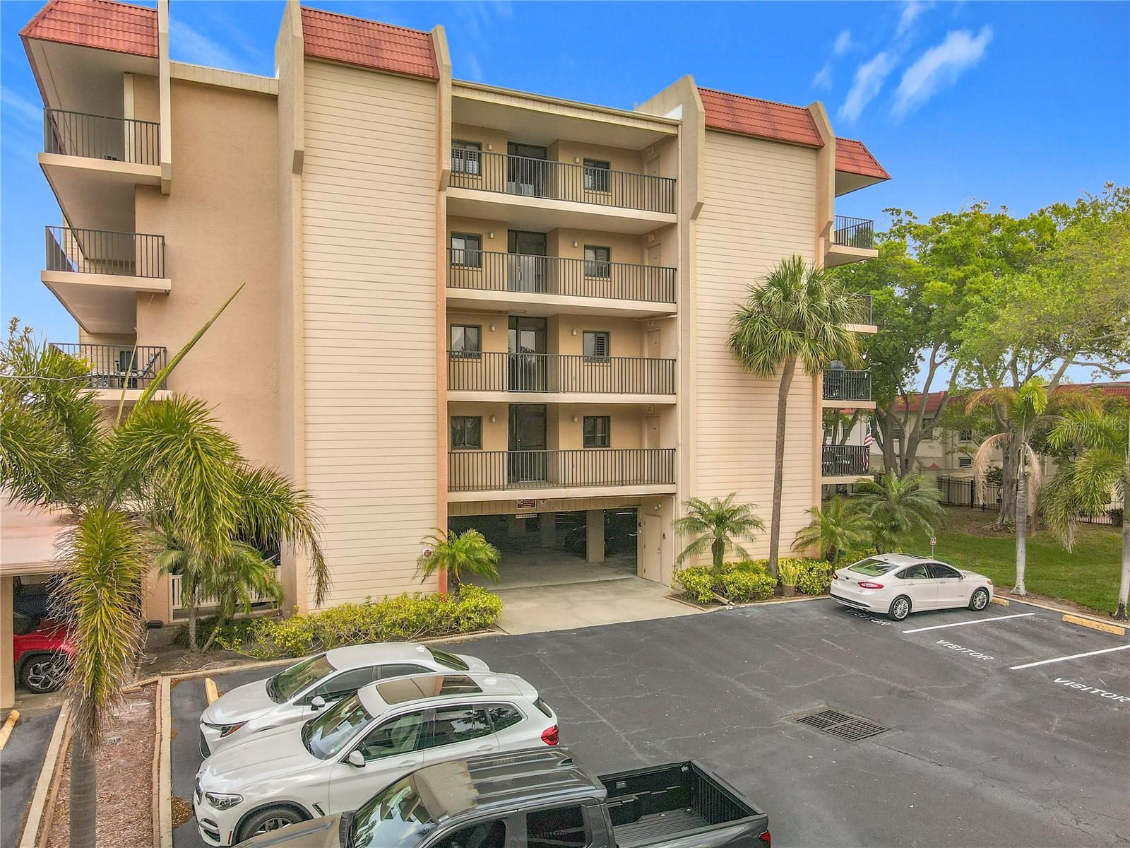 MEDITERRANEAN MANORS - Residential