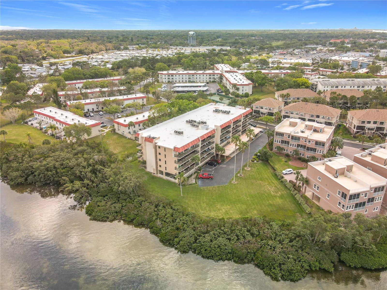 MEDITERRANEAN MANORS - Residential