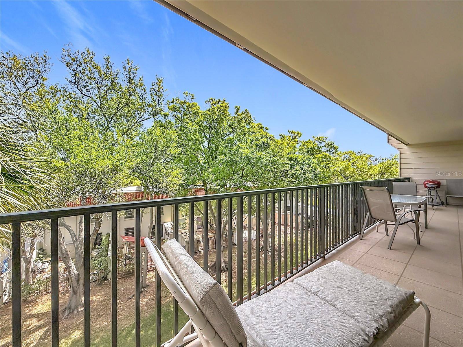 MEDITERRANEAN MANORS - Residential