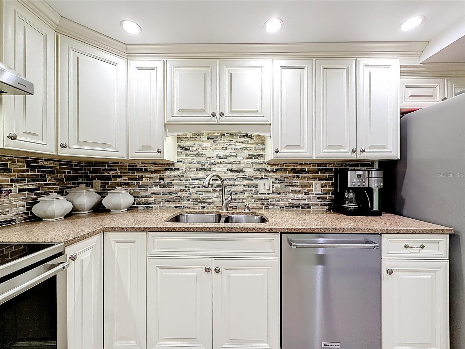 MEDITERRANEAN MANORS - Residential