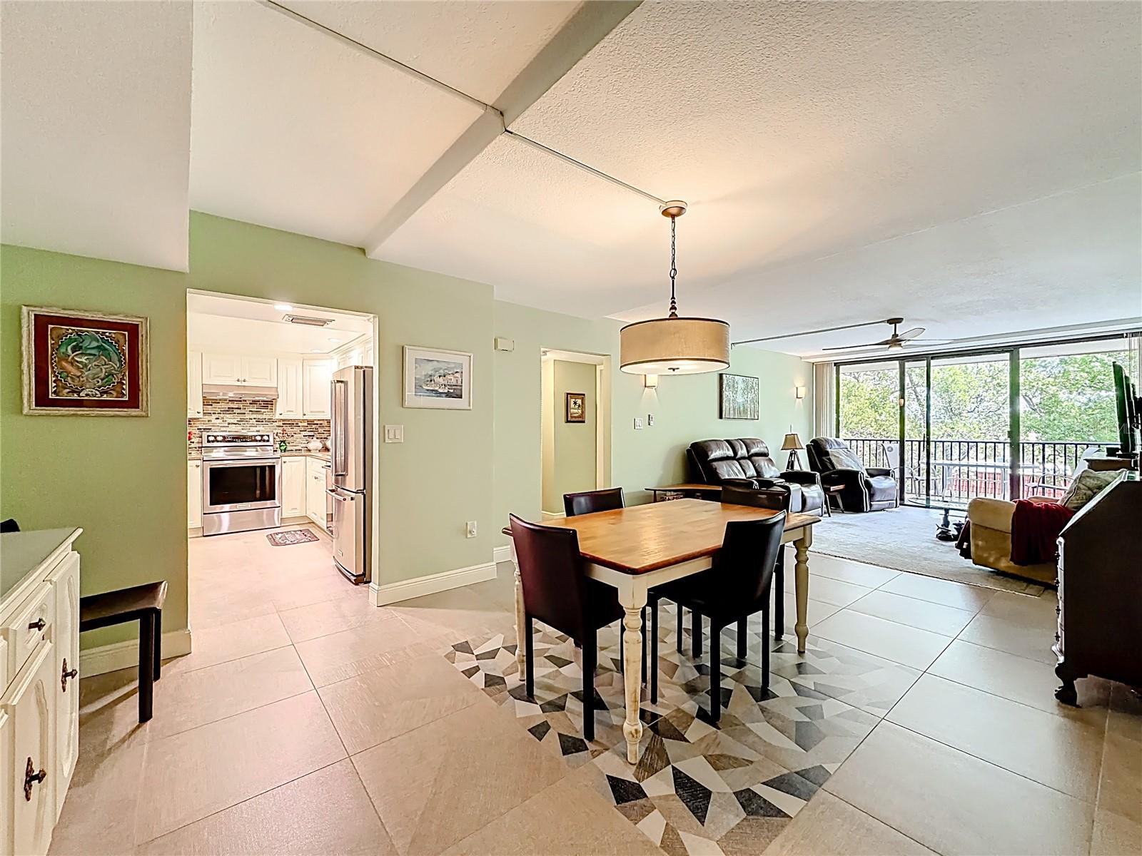 MEDITERRANEAN MANORS - Residential