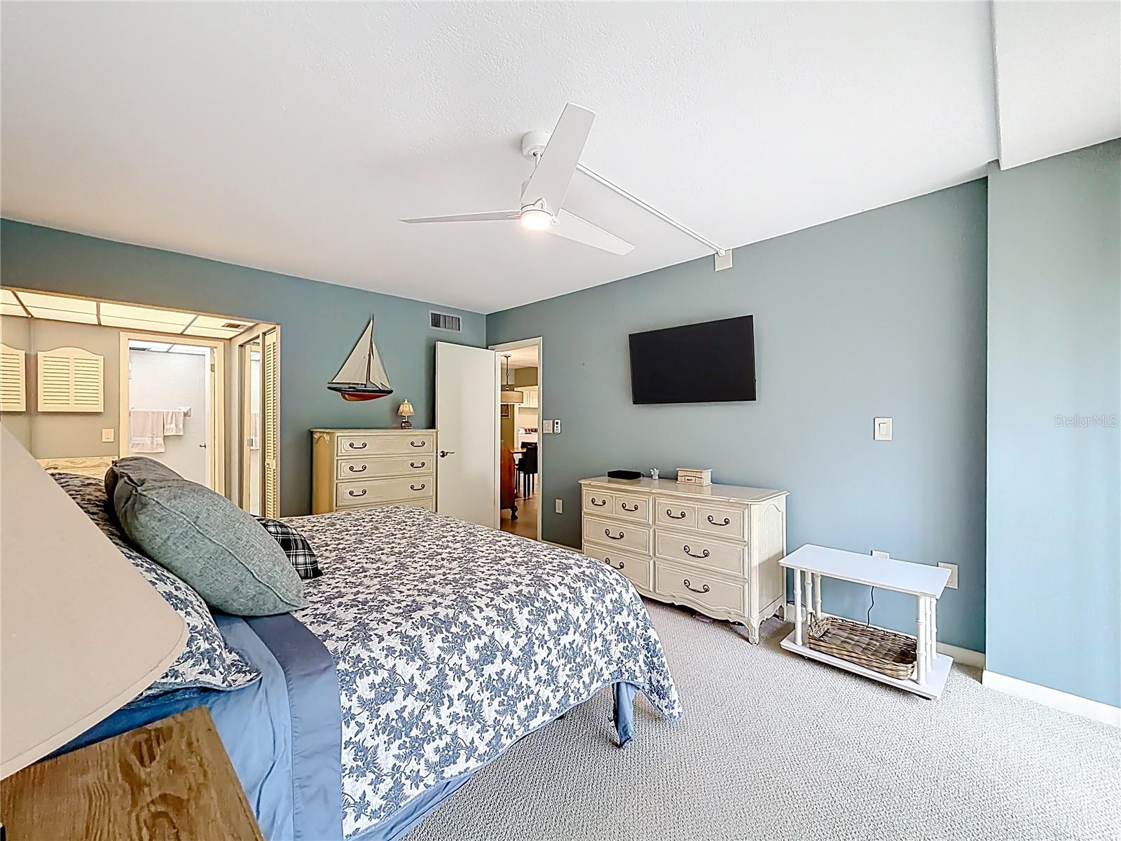 MEDITERRANEAN MANORS - Residential