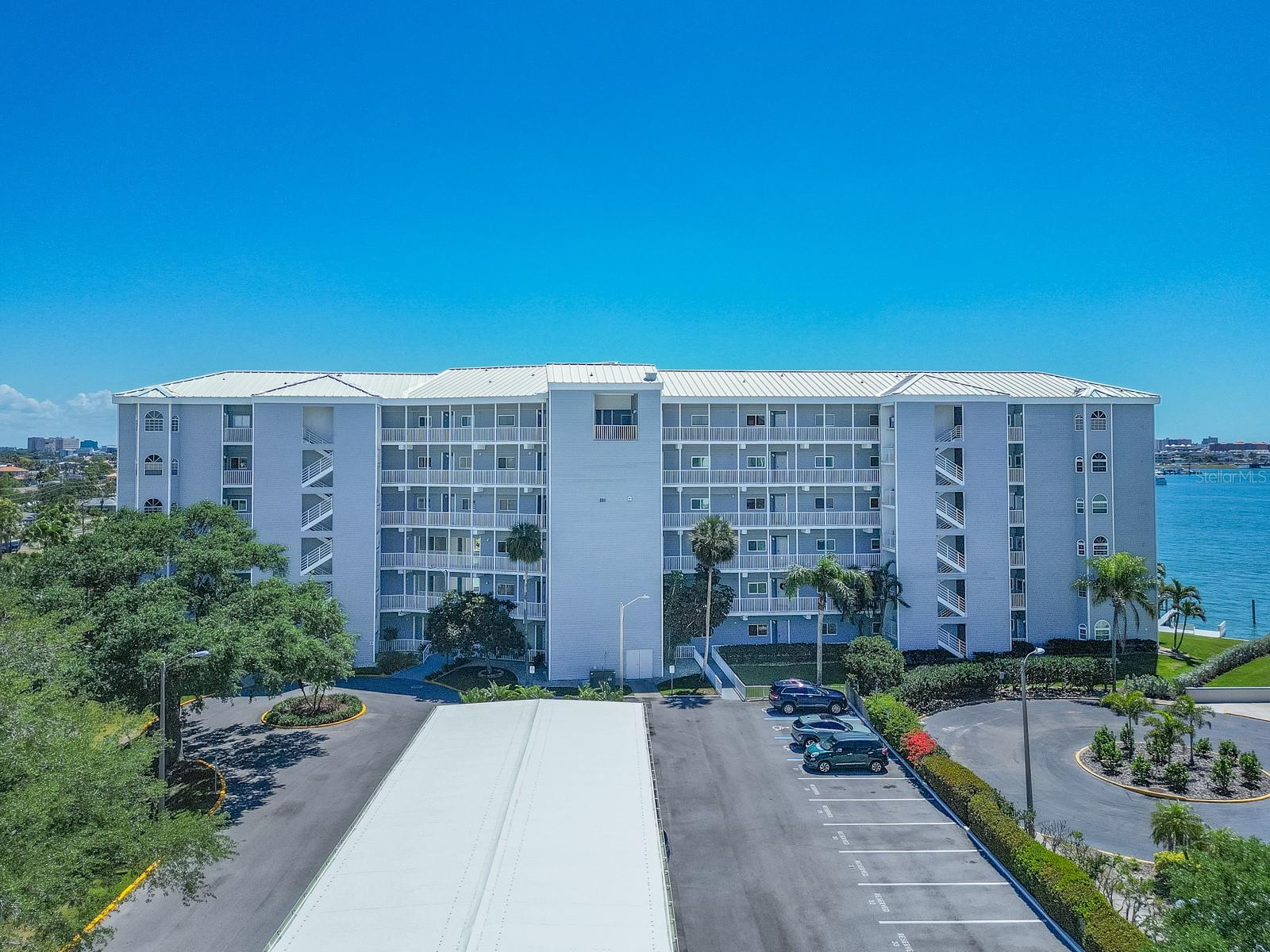 610 ISLAND WAY CONDO - Residential