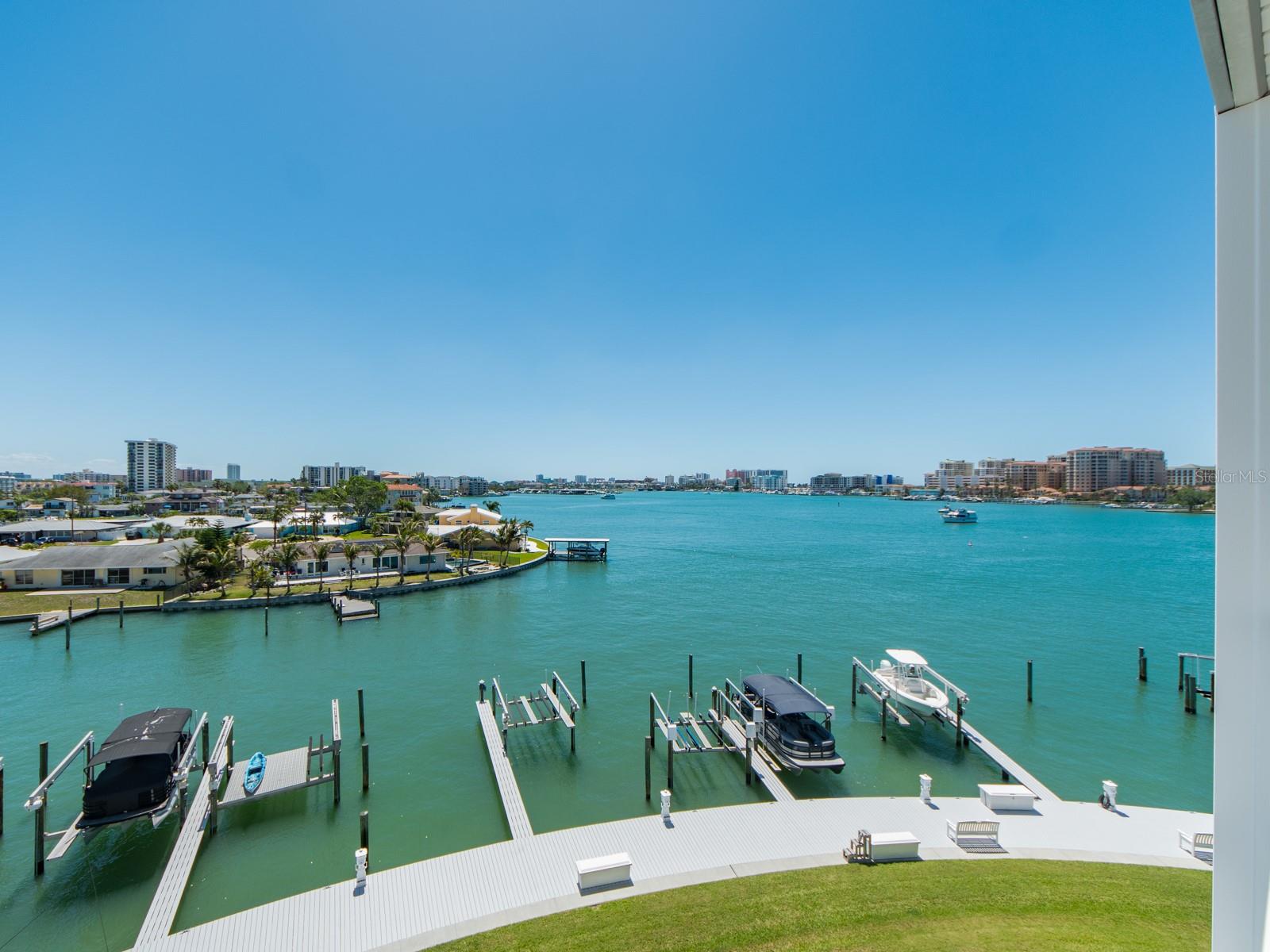 610 ISLAND WAY CONDO - Residential