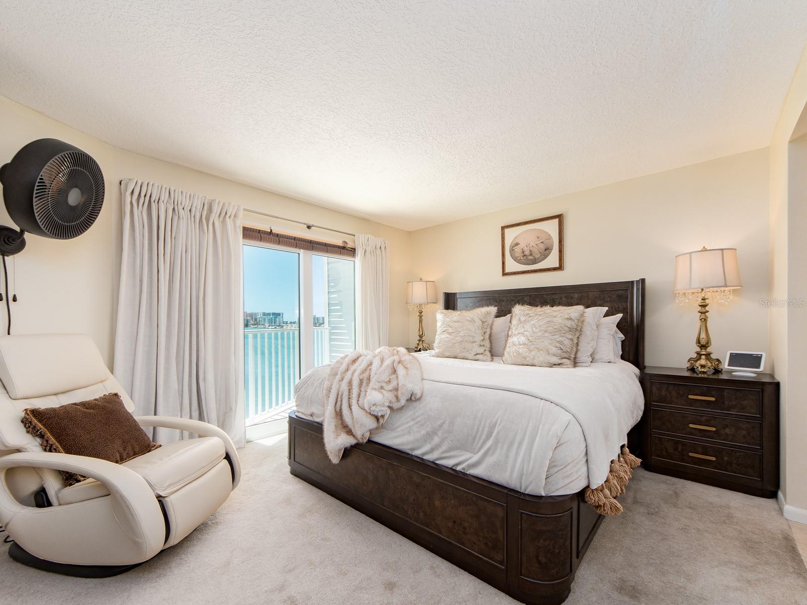 610 ISLAND WAY CONDO - Residential