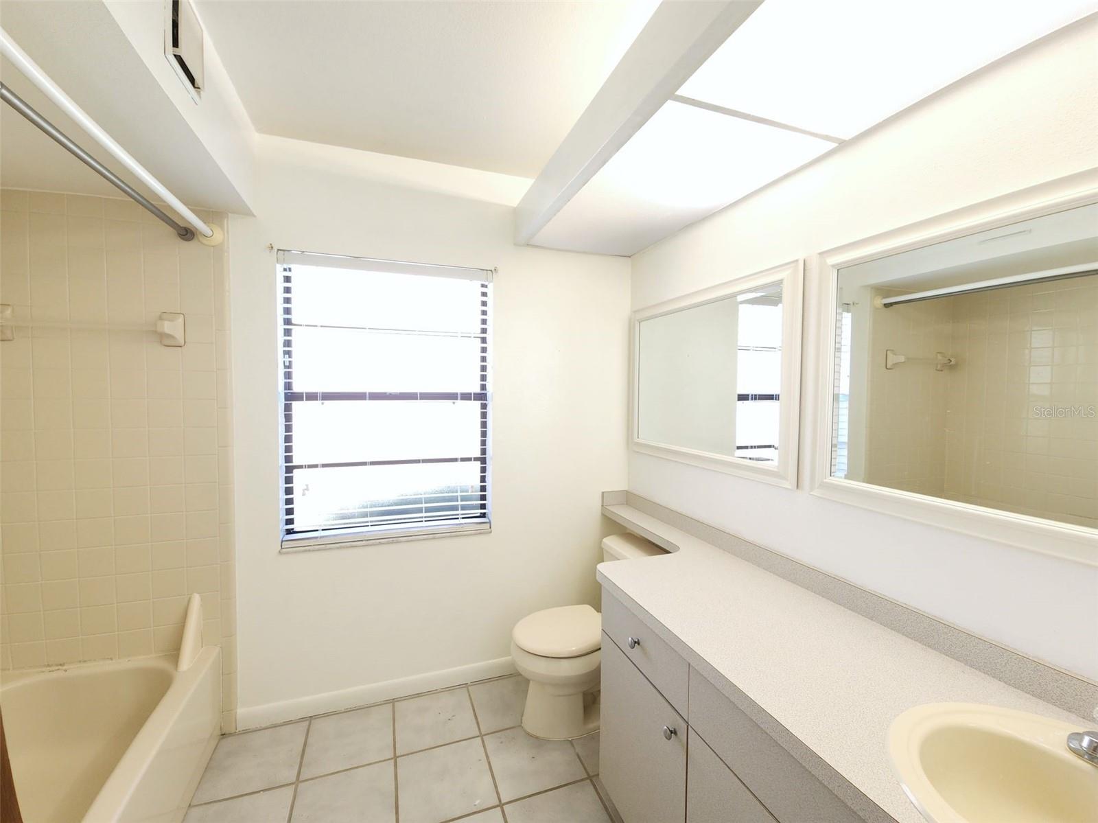 LAKEVIEW VILLAGE SEC B UNI - Residential