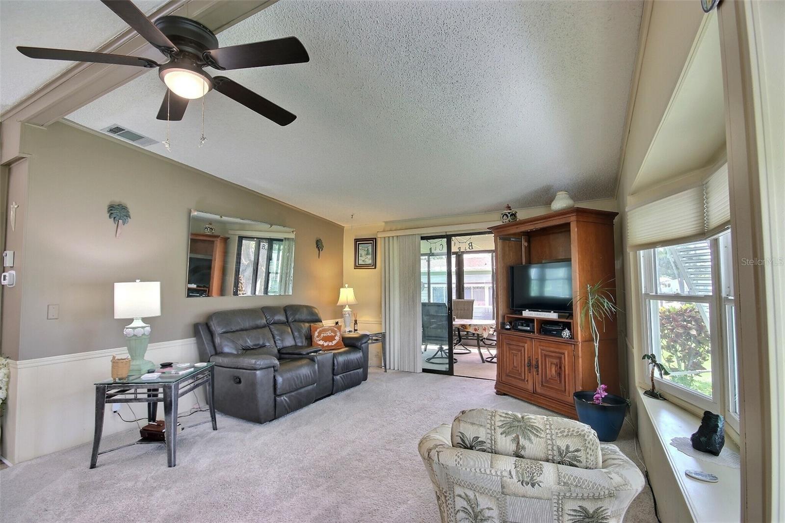85 MEADOW CIR