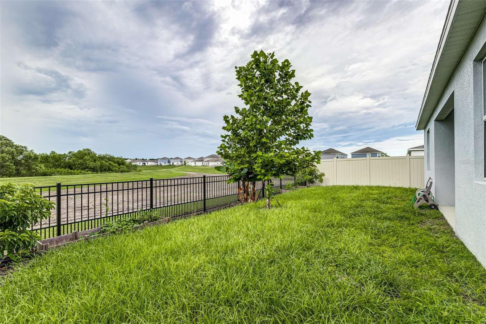 PEACE CRK RESERVE - Residential Lease