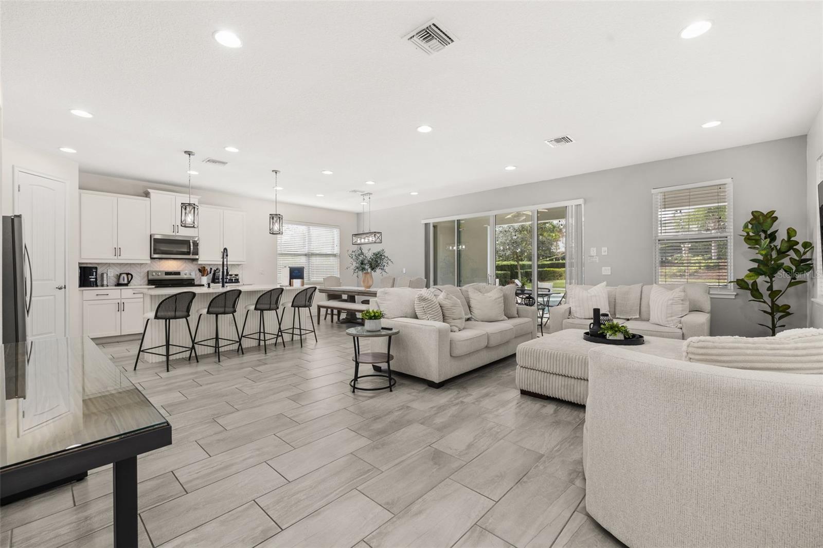 REUNION WEST PH 2 EAST - Residential