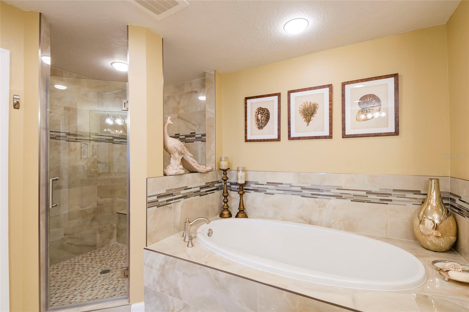 BEACH CLUB OF MADEIRA CONDO - Residential