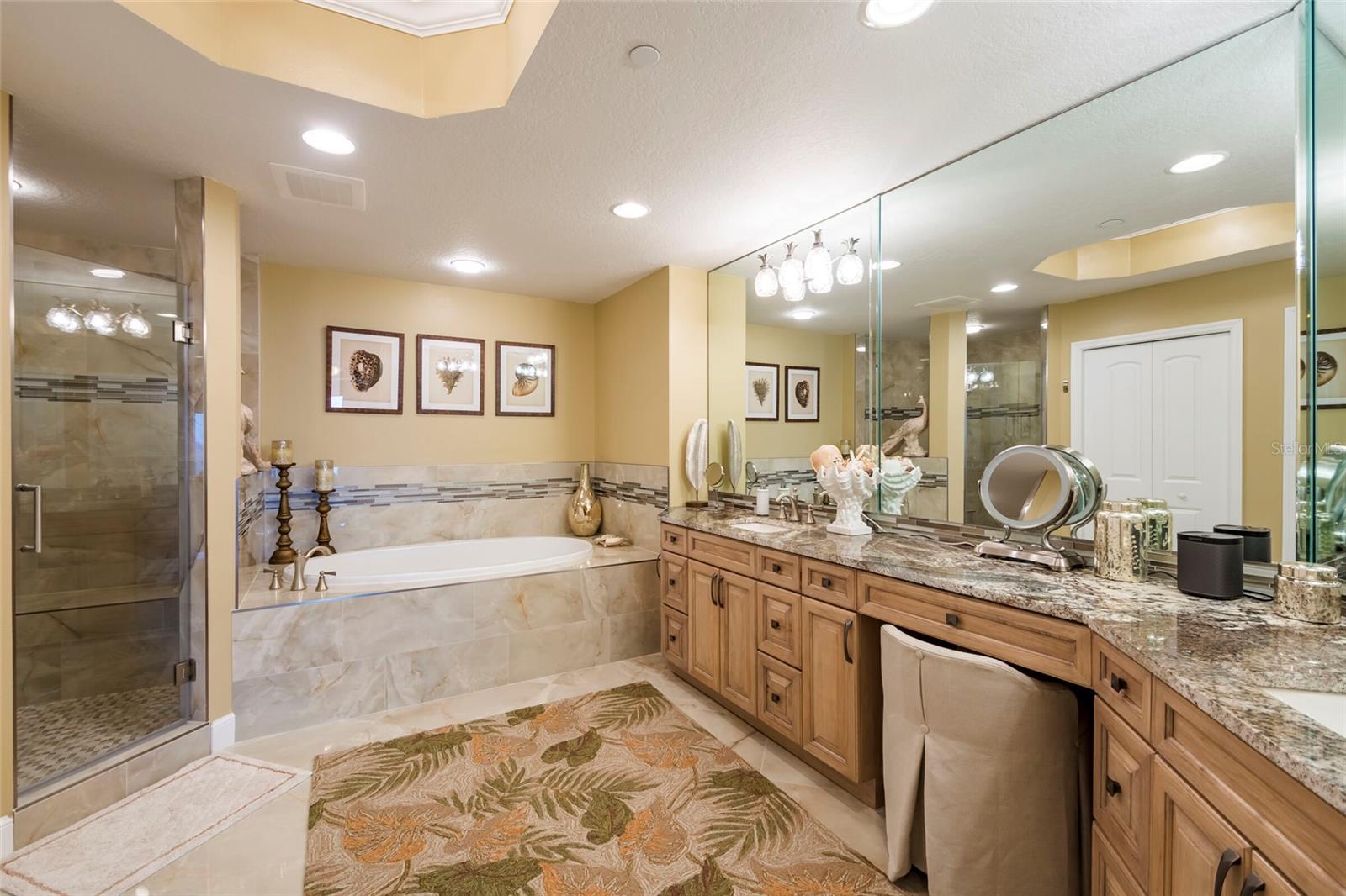 BEACH CLUB OF MADEIRA CONDO - Residential