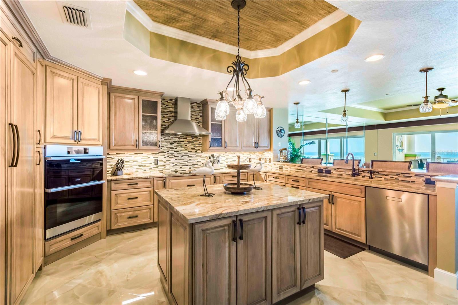 BEACH CLUB OF MADEIRA CONDO - Residential