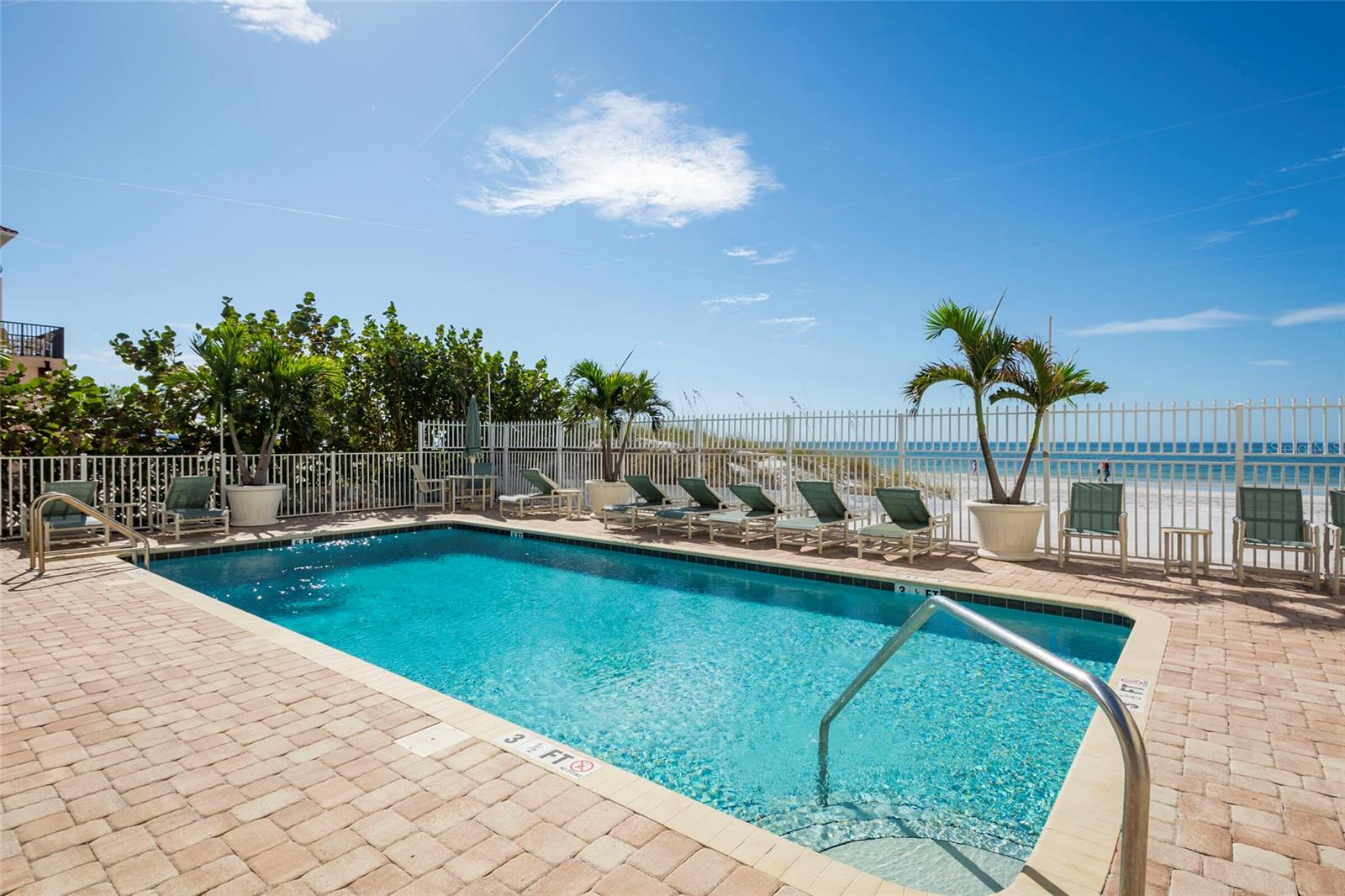 BEACH CLUB OF MADEIRA CONDO - Residential