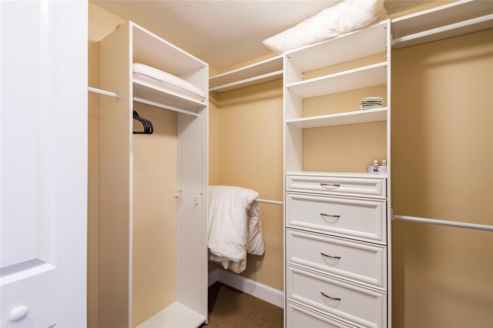 BEACH CLUB OF MADEIRA CONDO - Residential