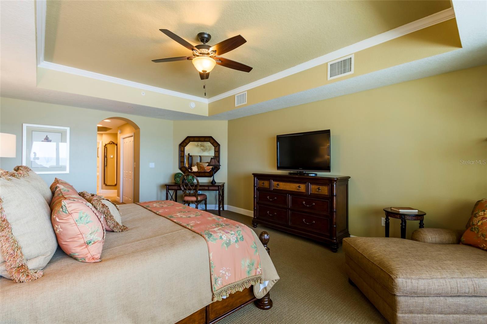 BEACH CLUB OF MADEIRA CONDO - Residential