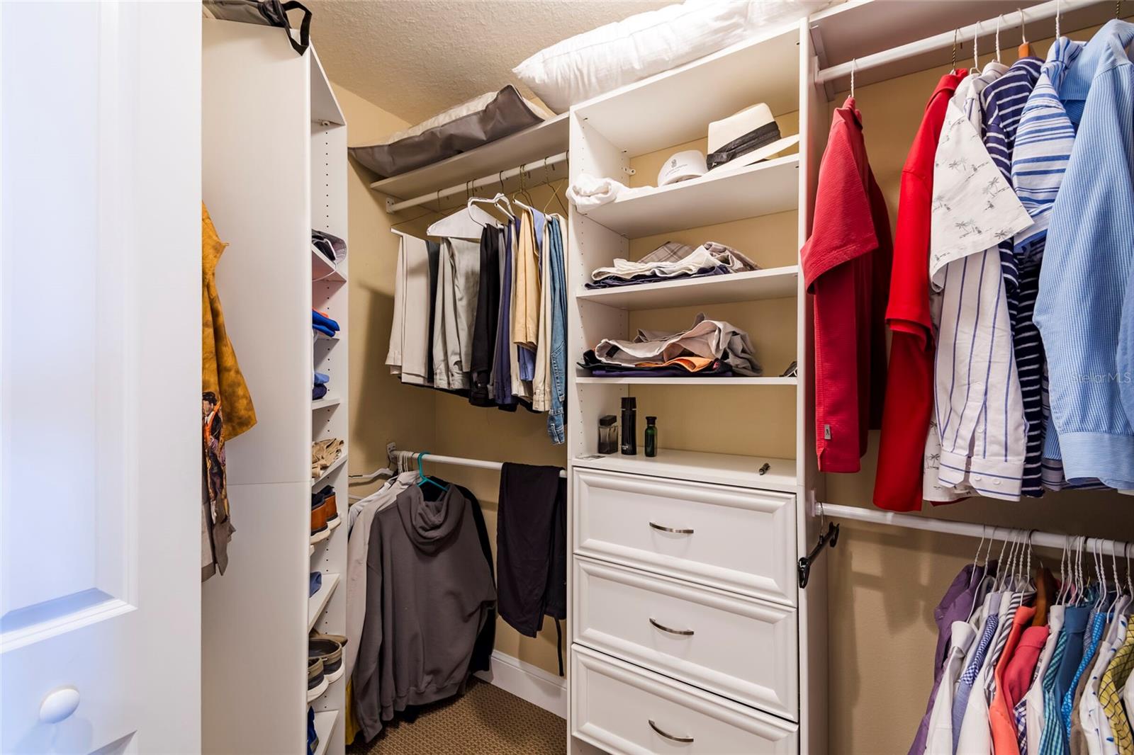 BEACH CLUB OF MADEIRA CONDO - Residential