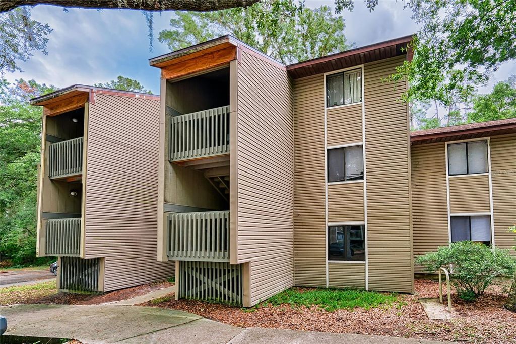 Photo of 105 SE 16th Avenue #N103, Gainesville, FL 32601 (MLS # GC537979)