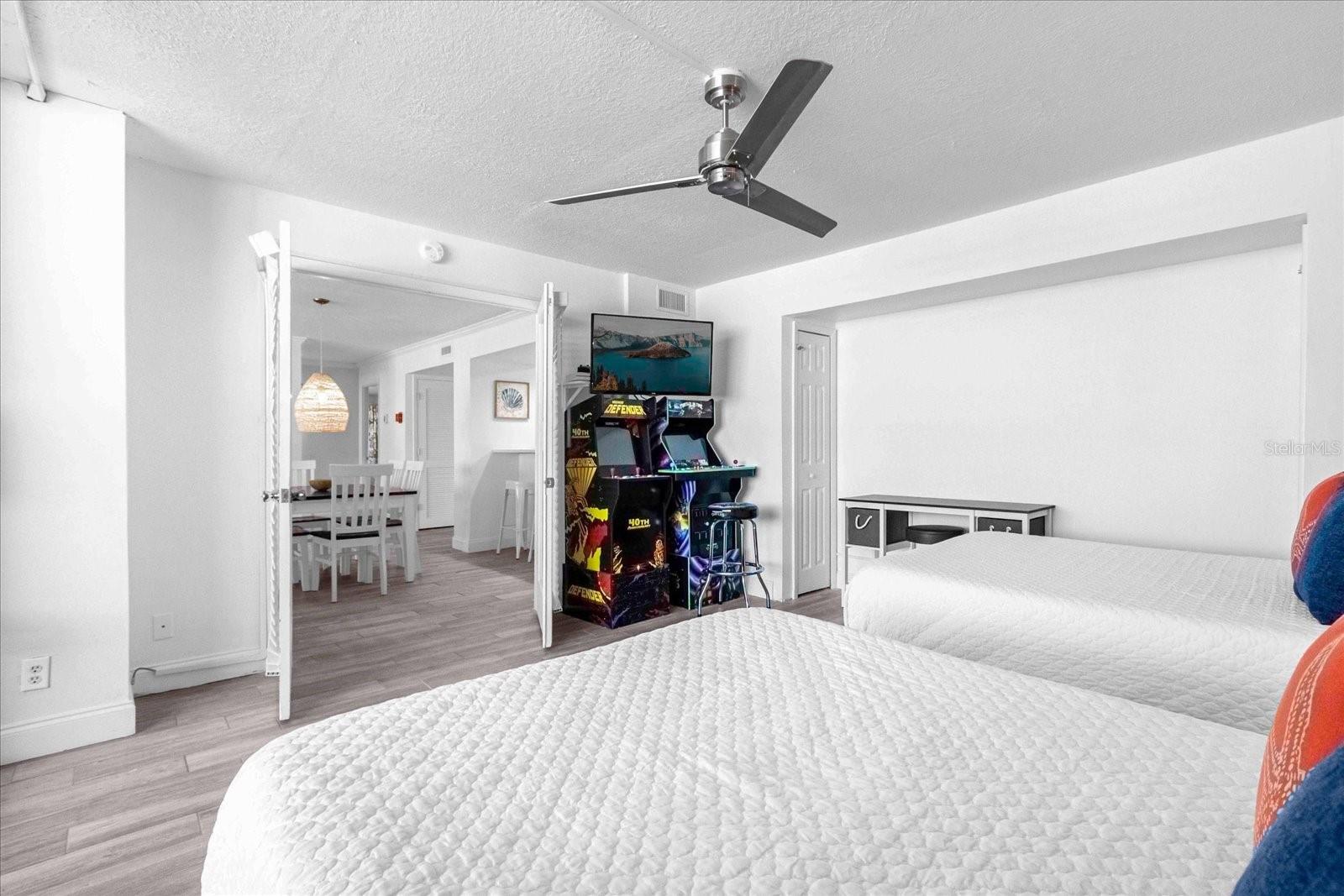 HORIZONS CONDO - Residential