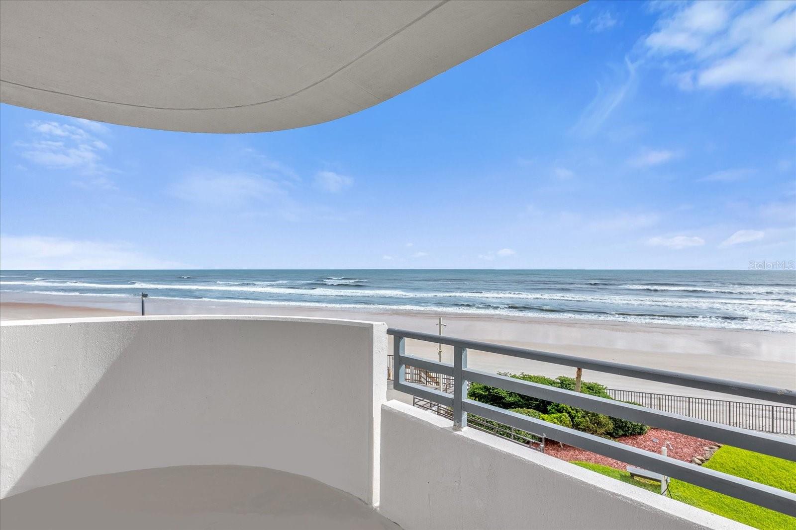 HORIZONS CONDO - Residential